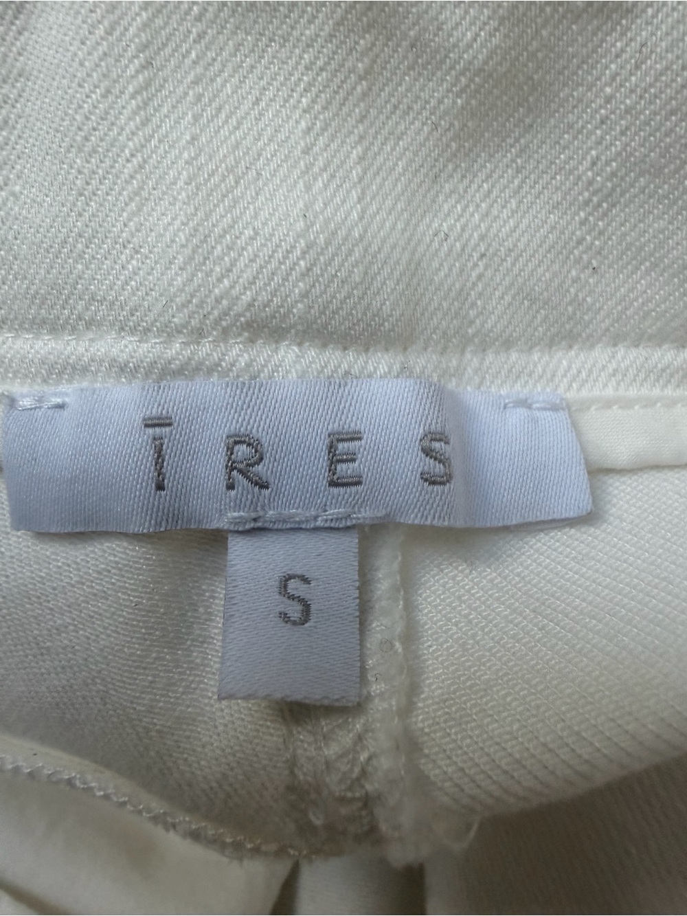 NWOT IRES NYC White Denim Relaxed Jeans – Size Small - Picture 2 of 6